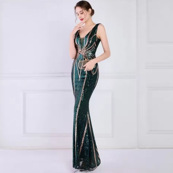 Green, Striped Print,  V Neck,  Contrast Sequined Gown - Picture 6 of 10